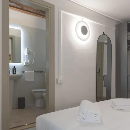 Dalet Ai Experience - 400m Piazza San Marco - Adults Only מלון
